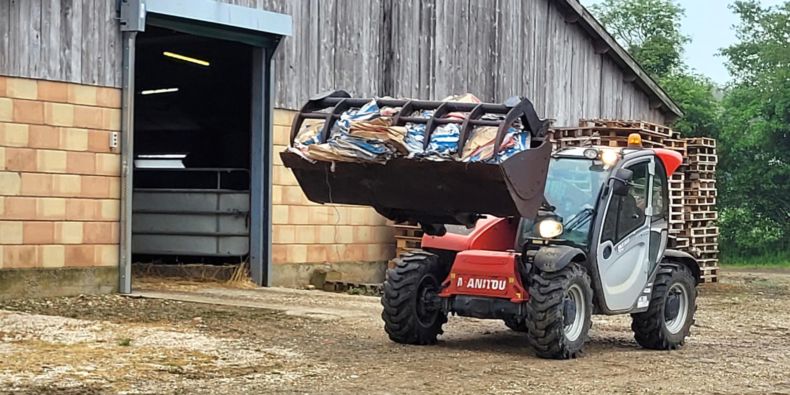 EVNA, une collecte à la ferme réussie : 1,9 tonnes de sacs de nutrition animale recyclées dans l’Ain (01)