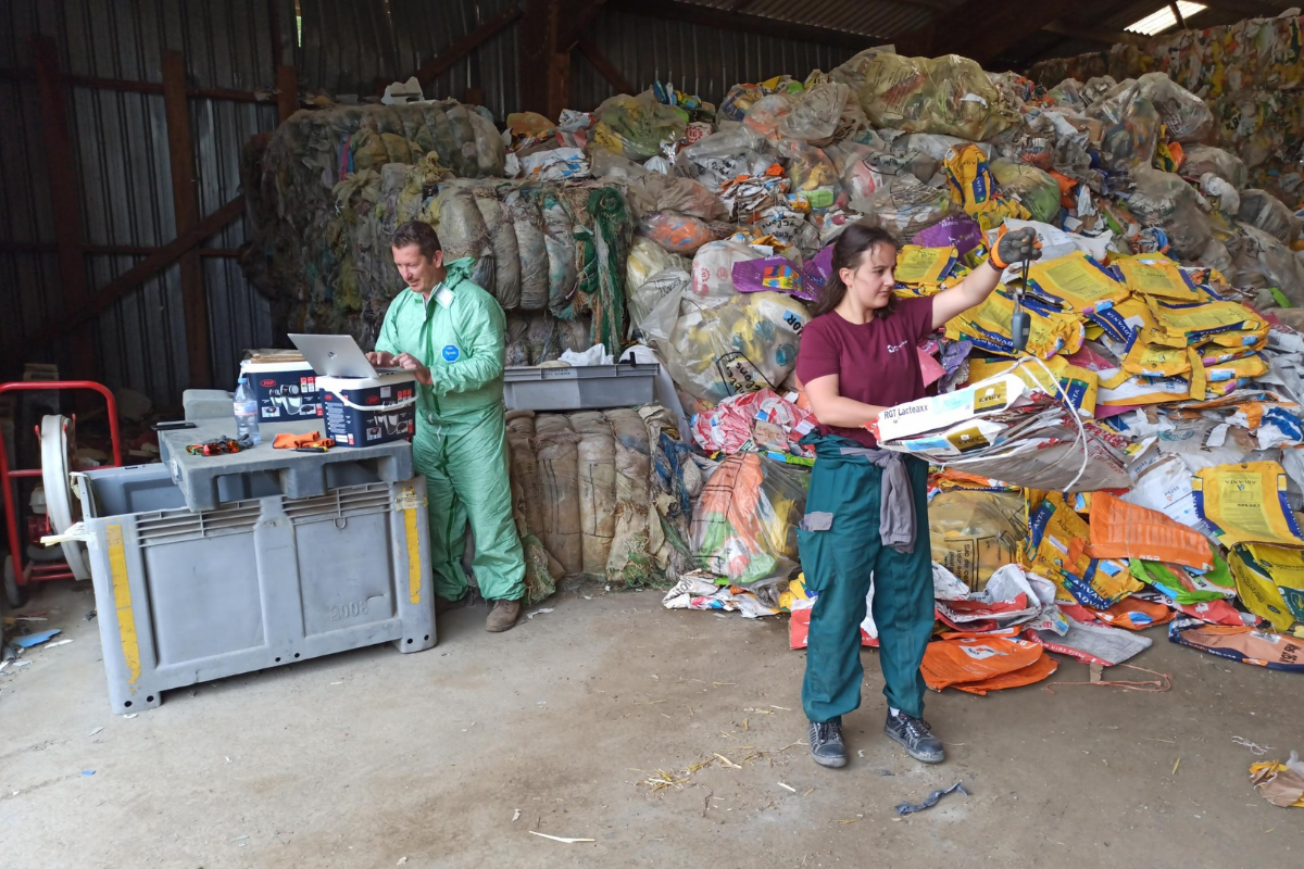 Qualité des déchets collectés : une nouvelle opération d\'échantillonnage menée par A.D.I.VALOR
