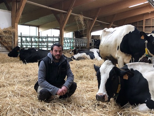 A la rencontre de Quentin Chaume, éleveur bio à Ambert (43), fier de recycler ses bidons lessiviels